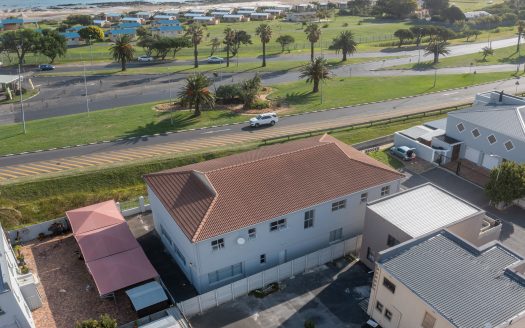 Wohn- und Gewerbeimmobilie mit Ozeanblick