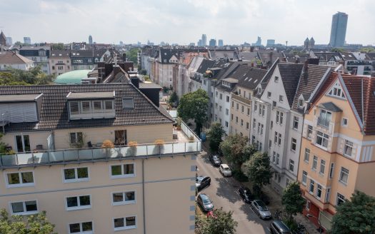 Exklusive Eigentumswohnung mit Panorama-Balkon in bester Düsseldorfer Lage