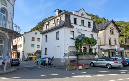 Attraktive Kapitalanlage: 5-FH mit Blick auf den Rhein und Burg Katz