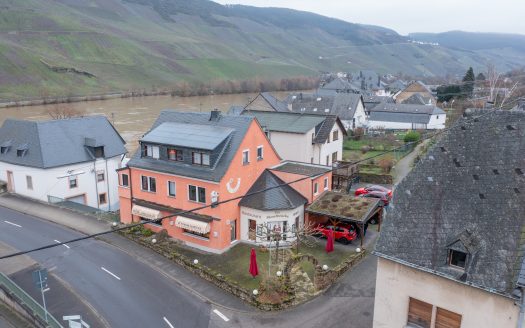Hotel mit Gastrobetrieb und 4 Wohneinheiten, erweiterbar auf 9 WE