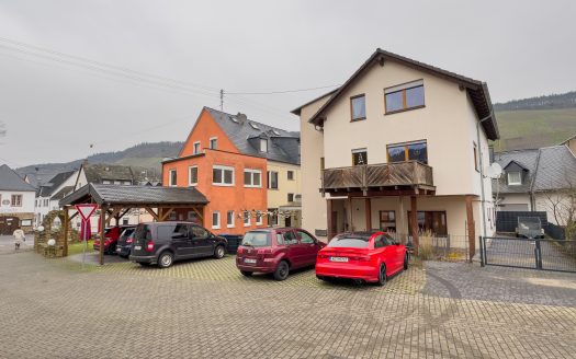 Hotel mit Gastrobetrieb und 4 Wohneinheiten, erweiterbar auf 9 WE