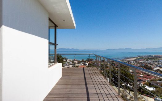 Moderne Luxusresidenz mit Panoramablick in Gordon’s Bay Südafrika
