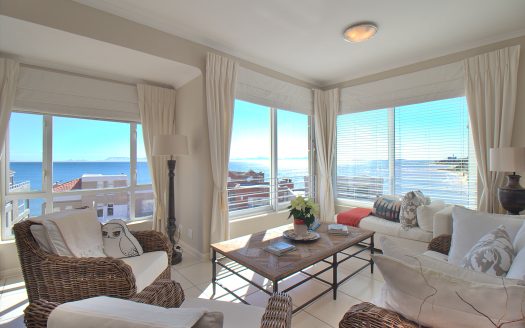 Luxuriöses Penthouse-Apartment mit Meerblick