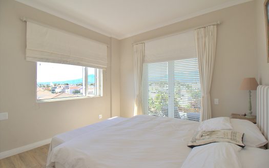 Luxuriöses Penthouse-Apartment mit Meerblick