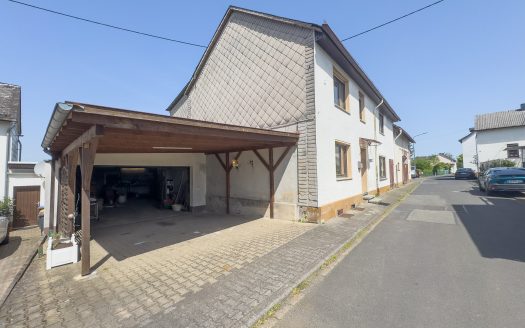 Sanierungsbedürftiges Bauernhaus mit Scheune -ein Paradies für Handwerker