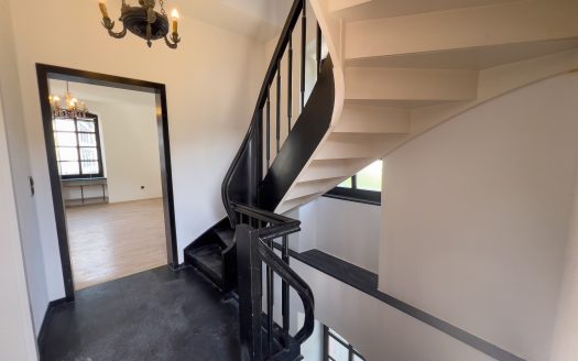 Historisches Haus mit eigenem Glockenturm