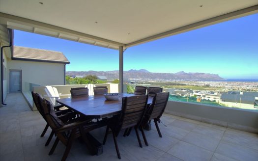 Traumhafte Villa mit spektakulärem Meerblick – Ein Zuhause derExtraklasse