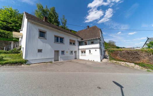 1- Bis 2-Familienhaus mit viel Platz – Ideal für Mehrgenerationen oderVermietung