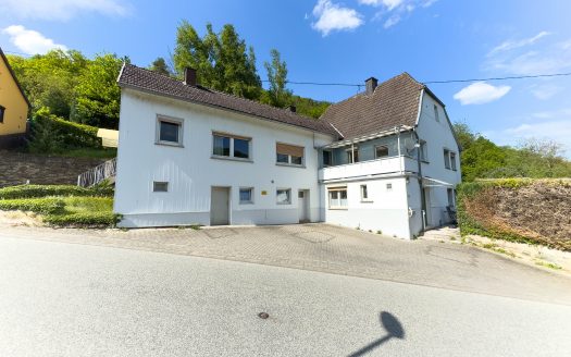 1- Bis 2-Familienhaus mit viel Platz – Ideal für Mehrgenerationen oderVermietung