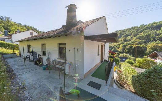 Kapitalanlage in Nassau-Scheuern. Zweifamilienhaus mit ca. 172 m² Wfl.